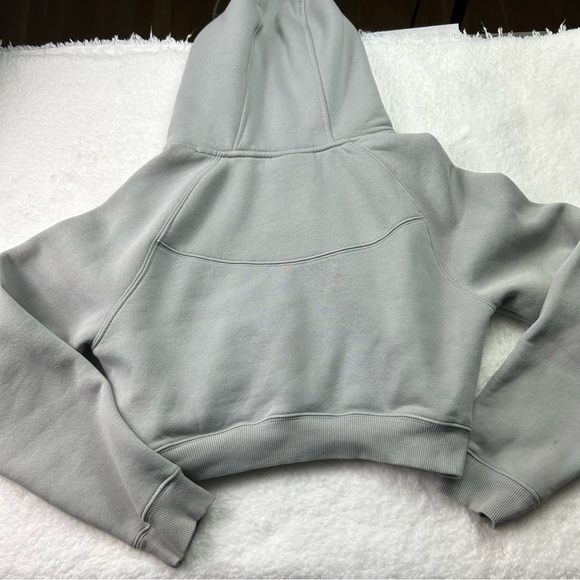 Alphalete Cropped Hoodie in Gray - Picture 3 of 4